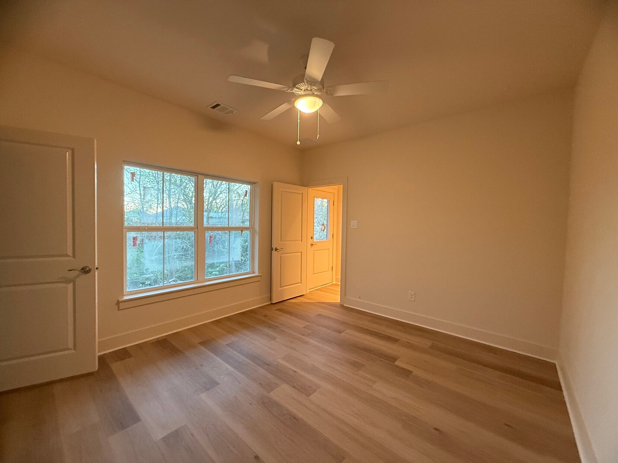 Building Photo - 104 Kirkland St