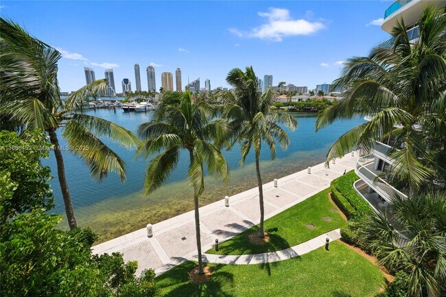 Building Photo - 7000 Island Blvd