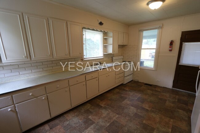 Building Photo - 2 Bedroom 2 Bath House