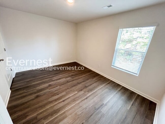 Building Photo - 109 Maple Spg Trl