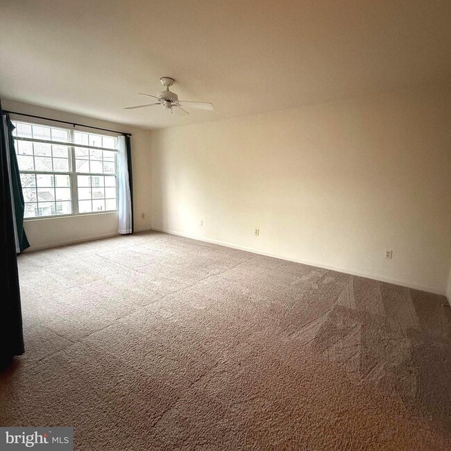 Building Photo - 13120 Misty Glen Ln