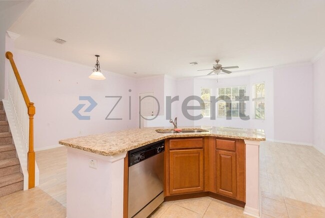 Building Photo - 7569 Tamarind Ave