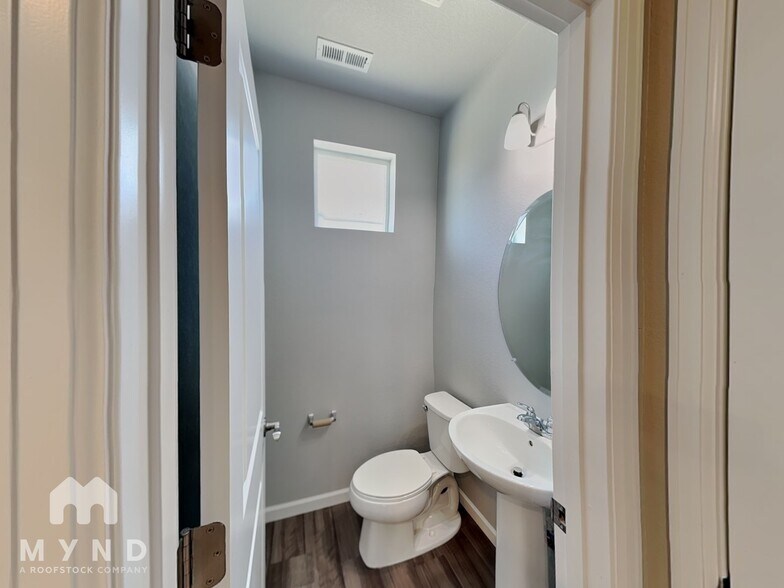 Building Photo - 7025 Cumbria Ct