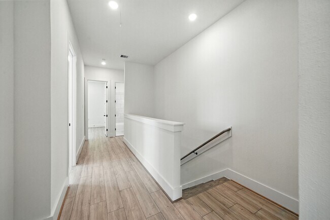 Building Photo - 7131 Eastwood St