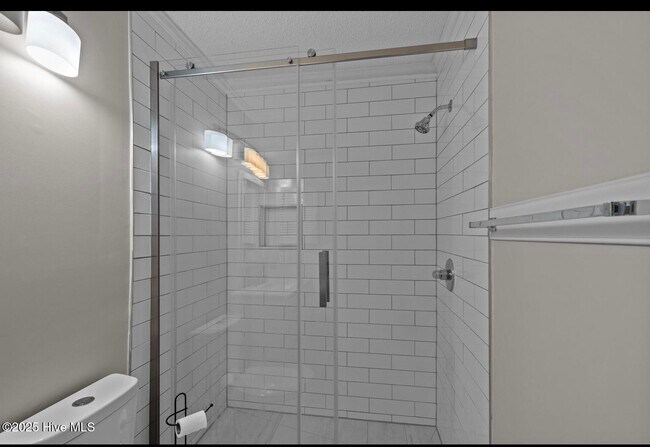 Building Photo - 301 Commerce Way