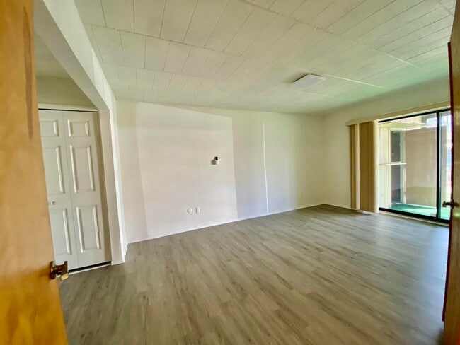 Building Photo - 18220 University Park Dr