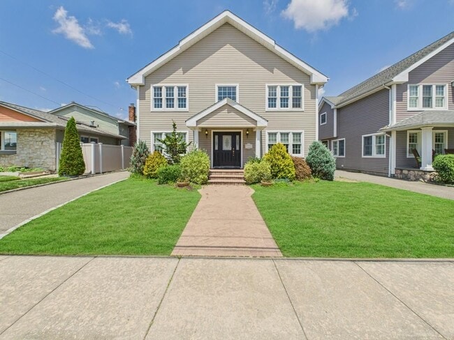Primary Photo - 136 Dow Ave