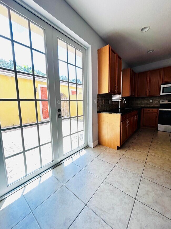 Building Photo - 119 Ennis Ln