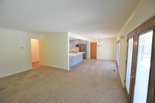 Building Photo - Beautiful 1,396 square foot home situated ...