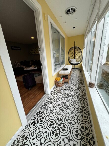 Entry way - 3 Greenfield Dr