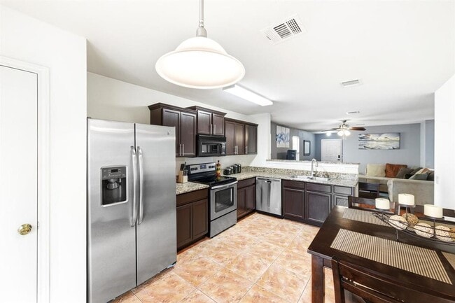 Building Photo - 1905 Espino Cove