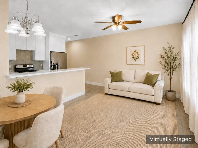 Building Photo - 5618 Ridgeway Dr