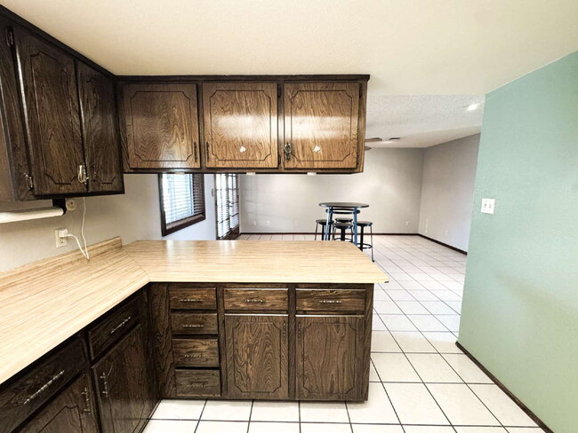 Building Photo - "Charming 3-Bed Oasis with 2 Baths and 170...