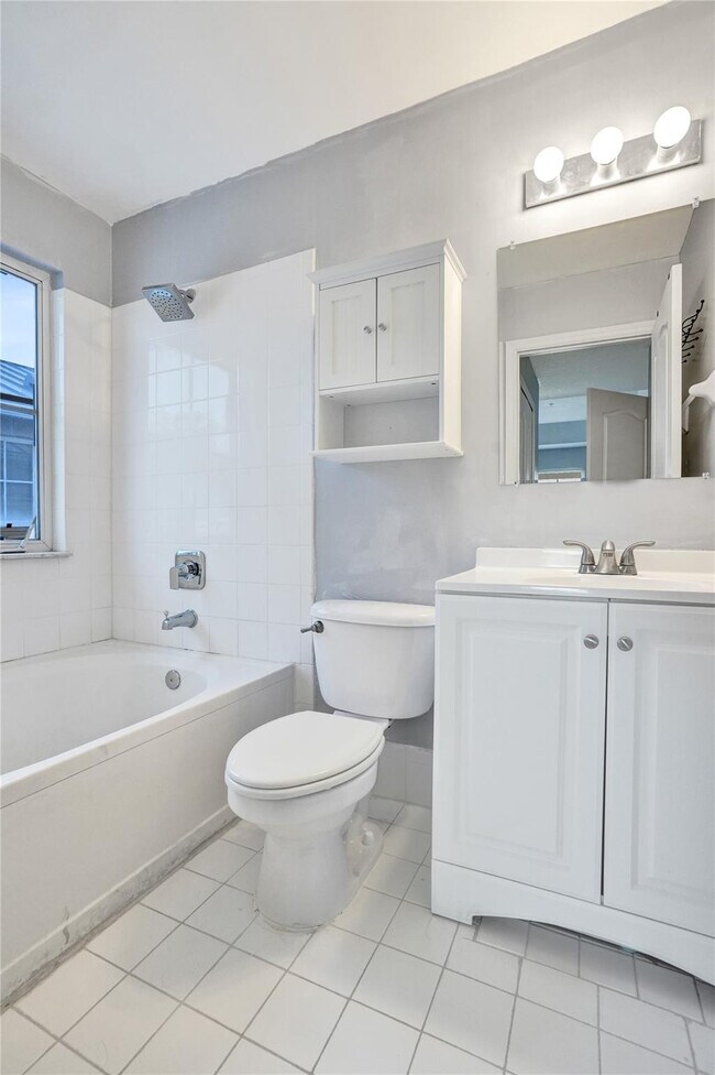 Building Photo - 2137 Shoma Dr