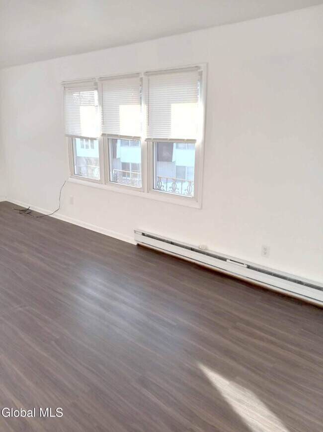 Building Photo - 470 Summer St