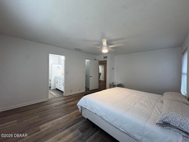 Building Photo - 1508 Poplar Dr