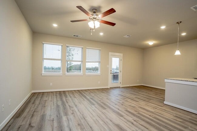 Building Photo - 601 Fiery Skipper Dr