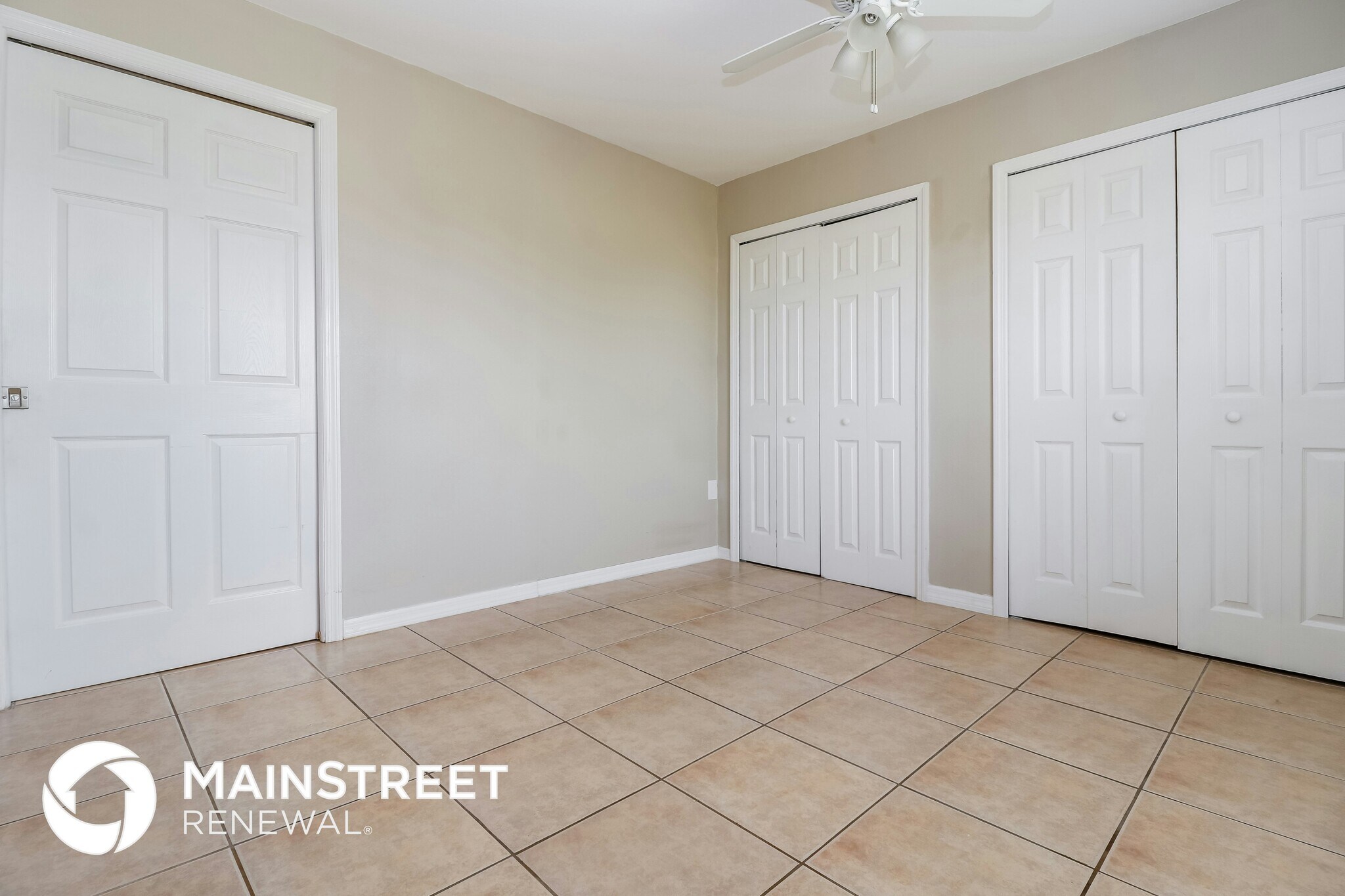 Building Photo - 527 NE 6th Pl