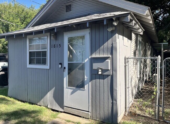 Building Photo - 1815 E 4th Pl
