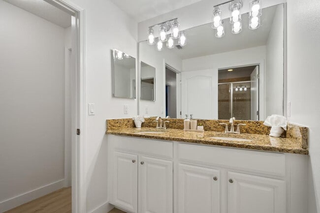 Building Photo - 8883 Candy Palm Rd