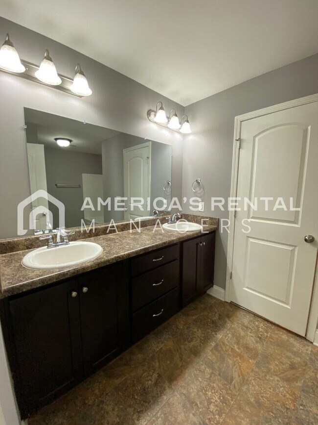 Building Photo - Home for rent in McCalla, AL!!! AVAILABLE NOW!!