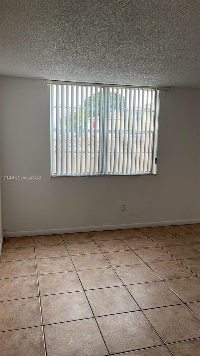 Building Photo - 4430 NW 79th Ave