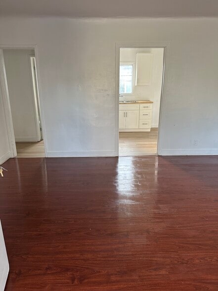 Livingroom - 2305 Hauser Blvd