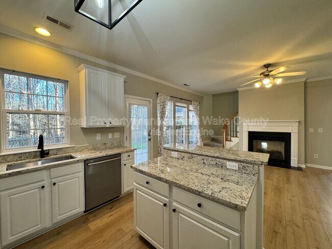 Building Photo - 1413 Crimson Creek Dr