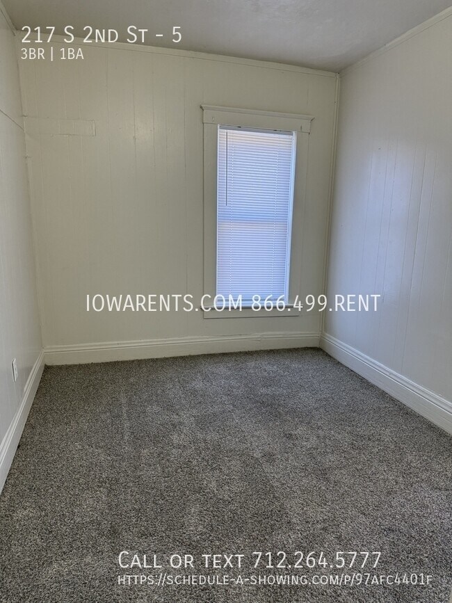 Building Photo - 217 S 2nd St