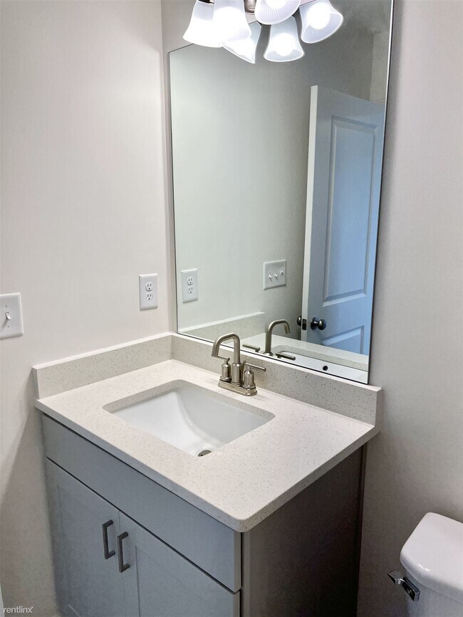 Building Photo - 2 br, 2.5 bath Townhome - 911 Ambient Way