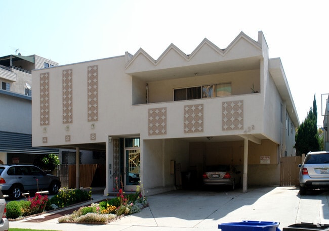 Building Photo - 428 Arnaz Dr