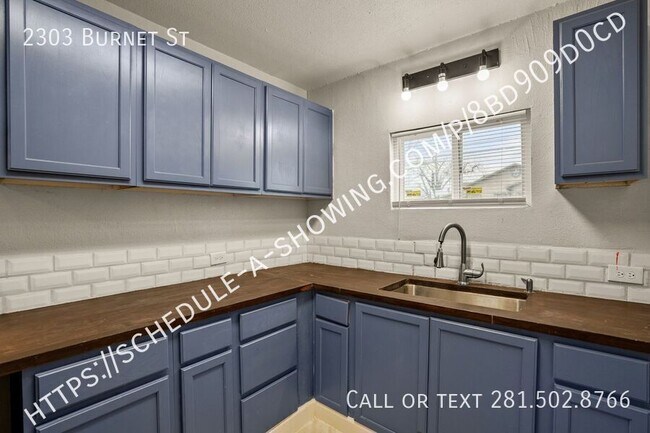 Building Photo - 2303 Burnet St