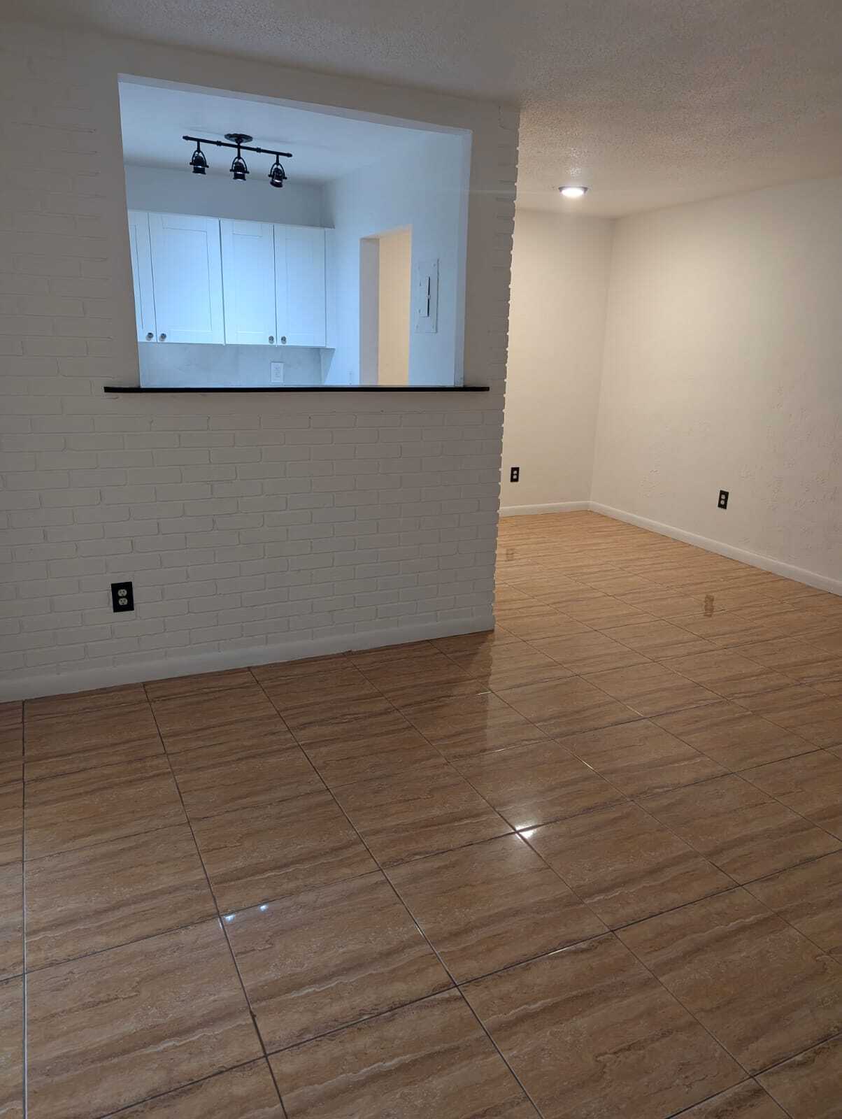 Building Photo - 20400 NW 7th Ave