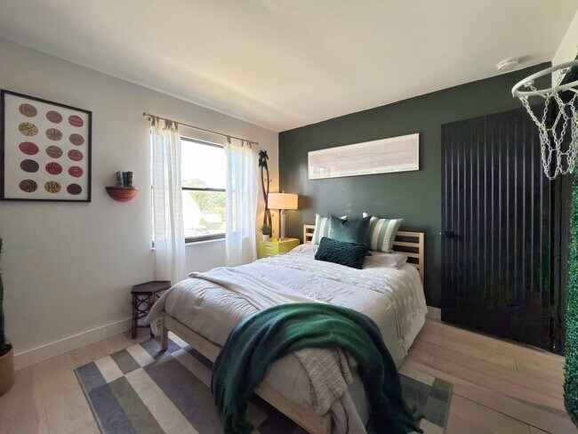 Building Photo - 760 Windtree Way