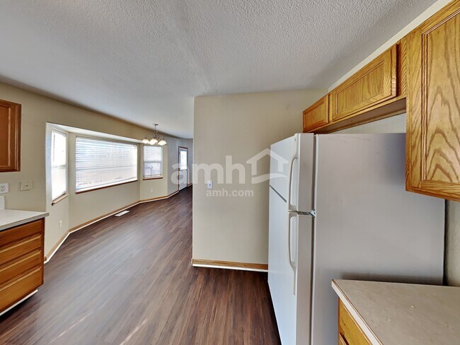 Building Photo - 3808 Ironhorse Dr