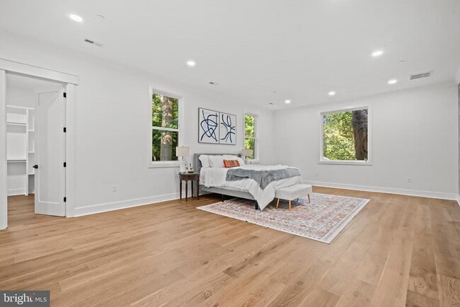 Building Photo - 811 Sligo Creek Pkwy