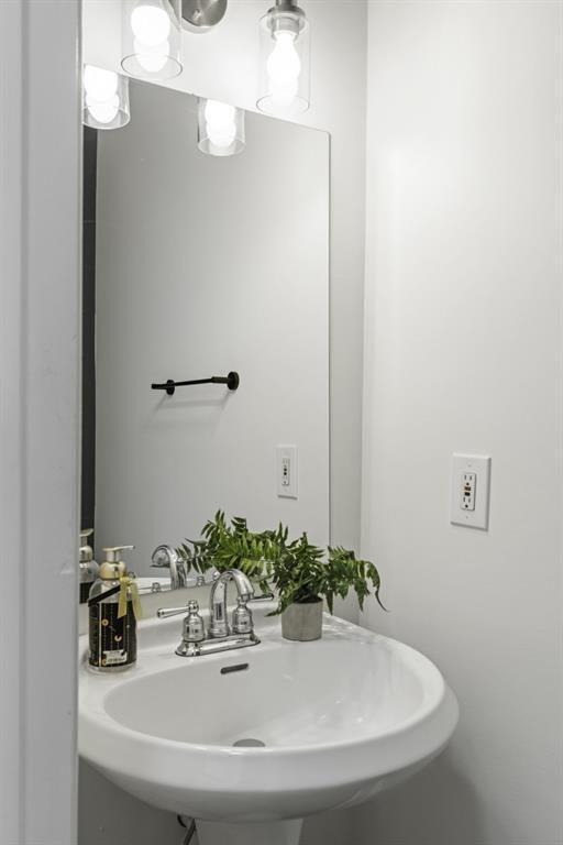 Building Photo - 78 Crumley St SE