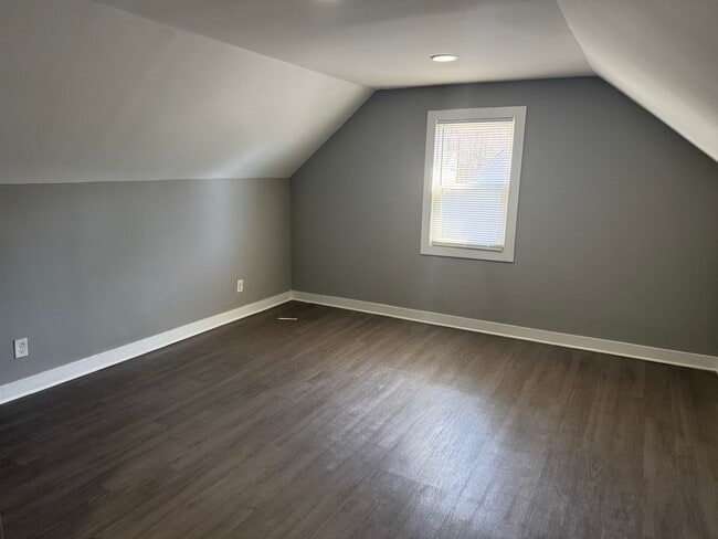 Building Photo - Spacious & Updated 4-Bedroom Home with Lar...