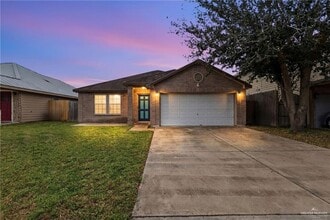 Building Photo - 20 Llano Grande Ln