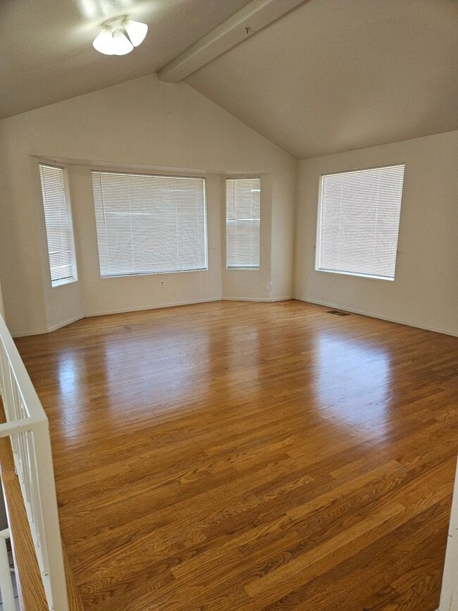 Building Photo - Beautiful custom home