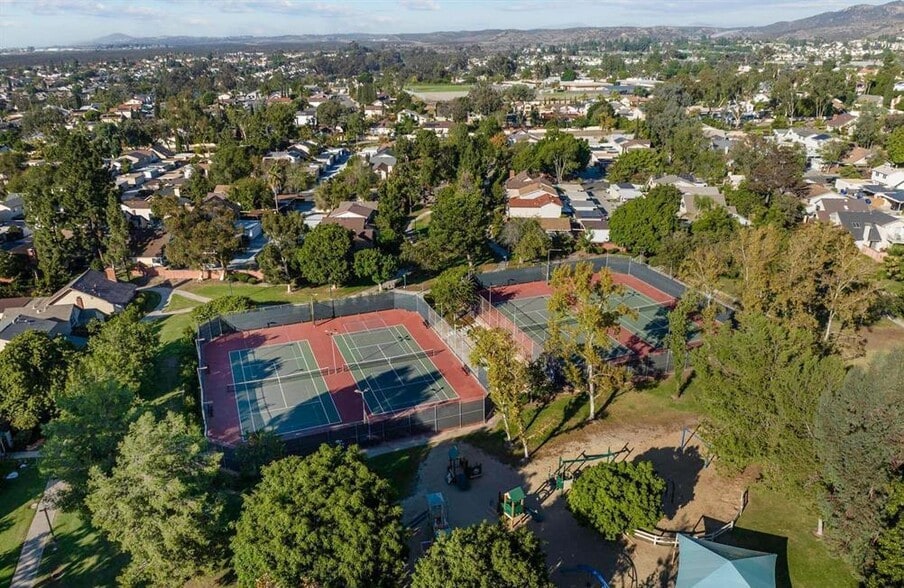 Building Photo - 10626 Escobar Dr