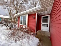 Building Photo - Four Bedroom Duplex in Kentwood - $400 OFF 1st Month!