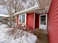 Building Photo - Four Bedroom Duplex in Kentwood - $400 OFF your 1st Month, Move-in by 2/15/26