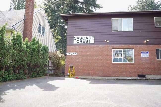 Building Photo - Sullivan's Gulch 1 Bed w/Hardwoods & Walk-...