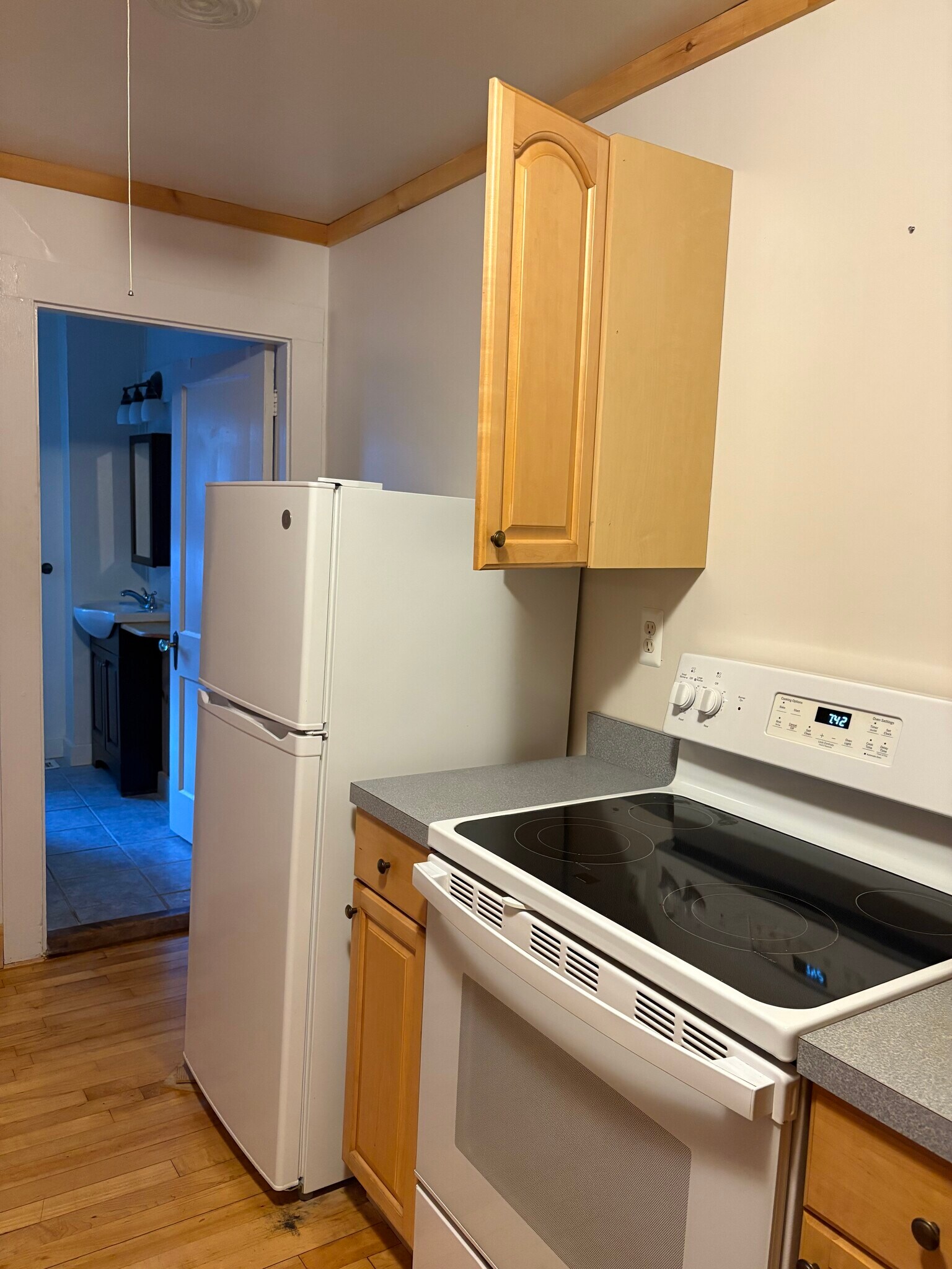Kitchen - 237 White Mountain Hwy