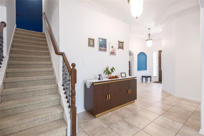 Building Photo - 9700 Spanish Wells Dr