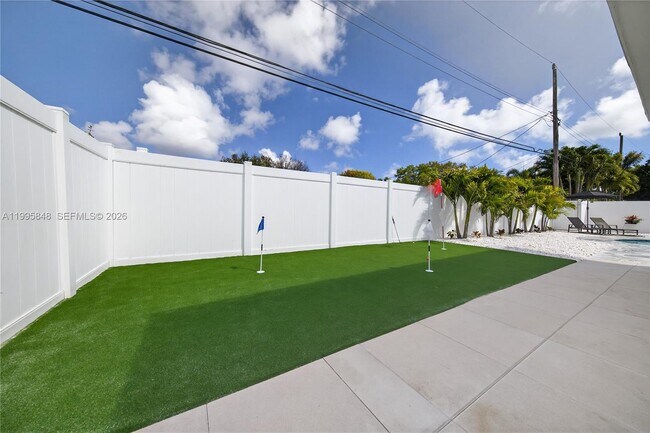 Building Photo - 2161 NE 62nd Ct