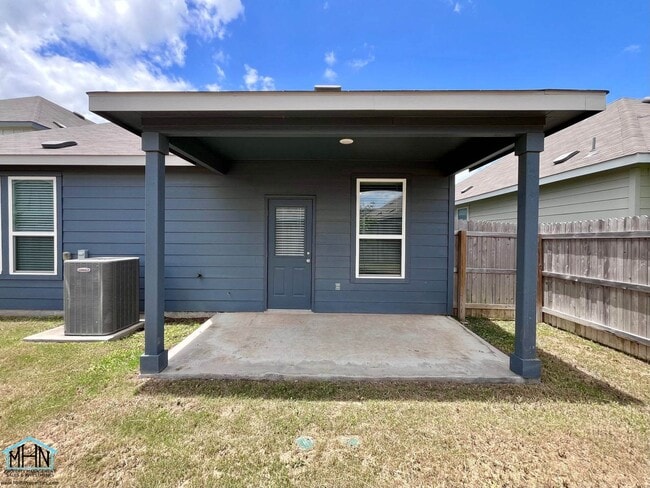 Building Photo - 4105 Paddock Trl