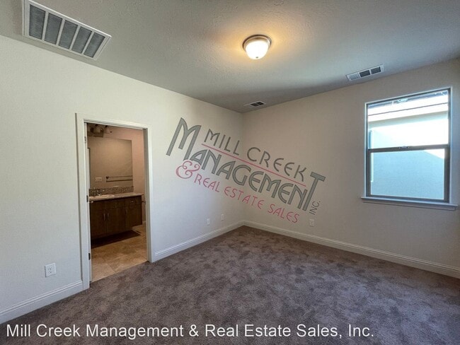 Building Photo - 3 br, 3 bath House - 4444 S. University