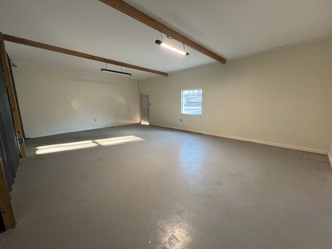 Building Photo - OC Property